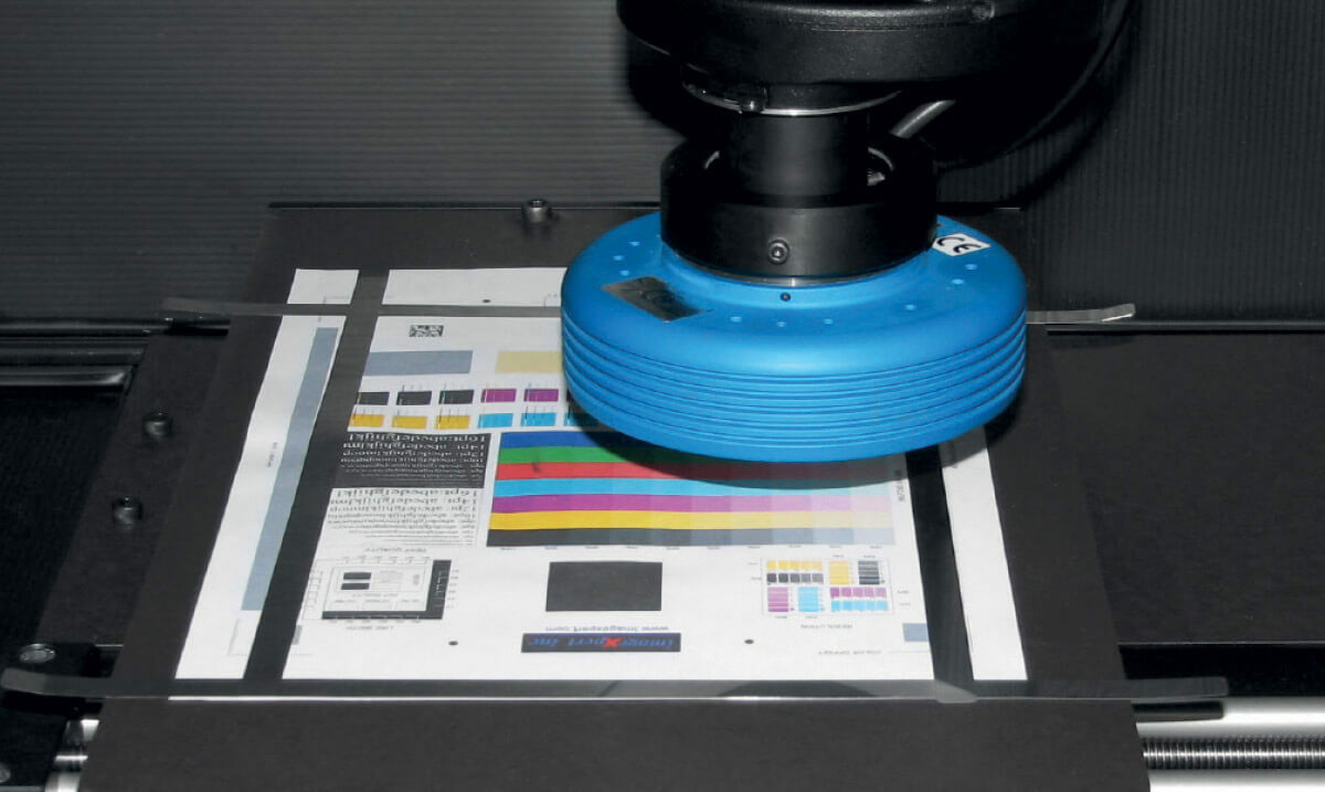 Bi telecentric lens color measurement